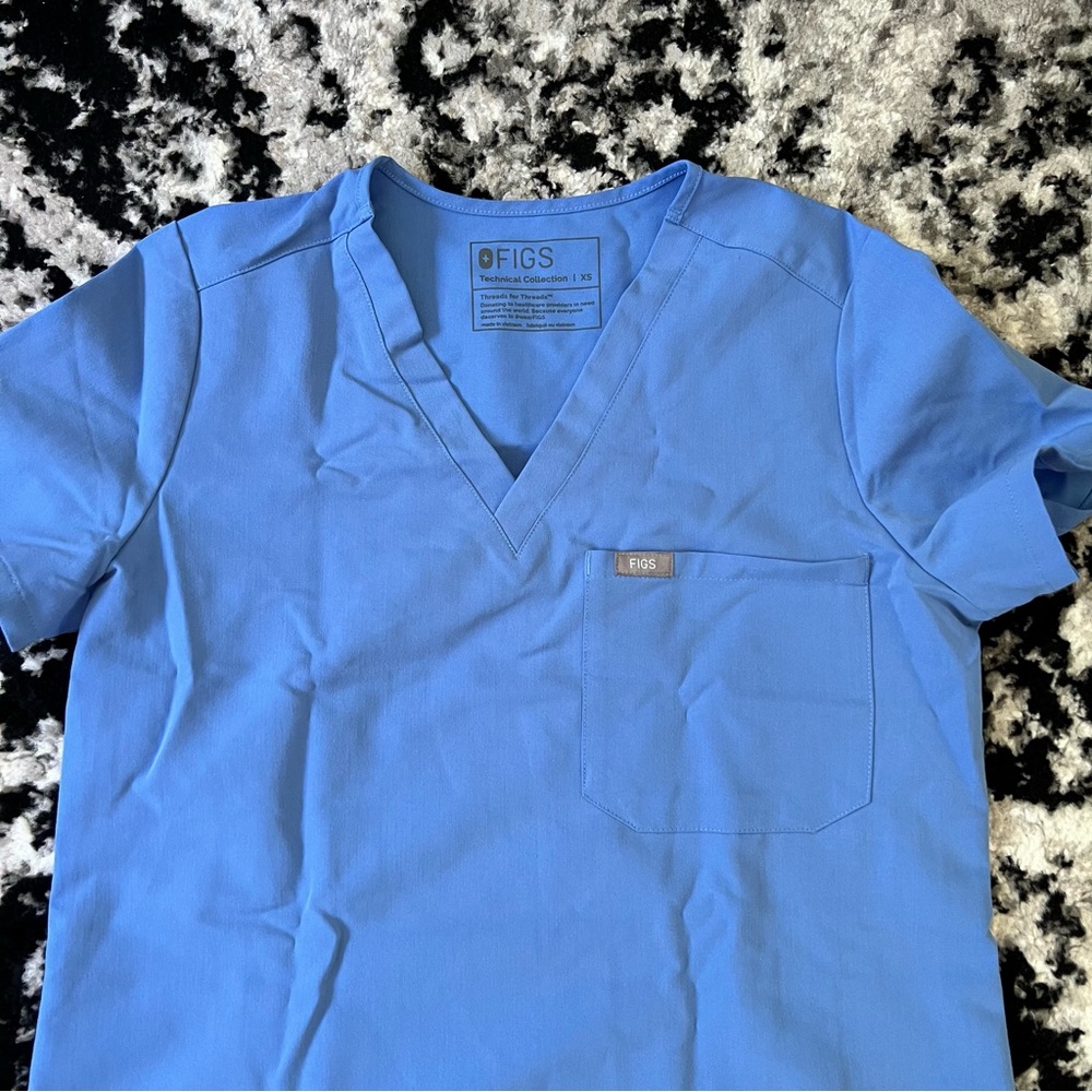 FIGS Catarina One-Pocket Scrub Top